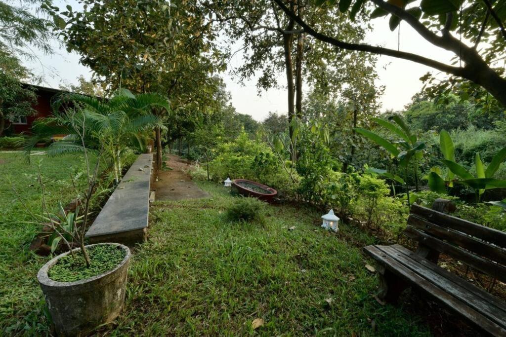 Lobville Homestay Карджат Екстер'єр фото