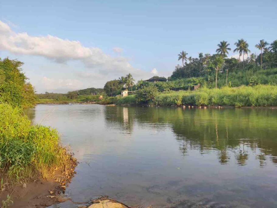 Lobville Homestay Карджат Екстер'єр фото